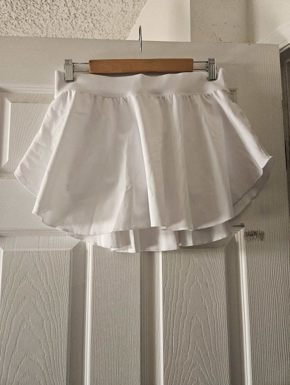 NWTS Under Armour White Women's Skater Tennis Skirt Medium
